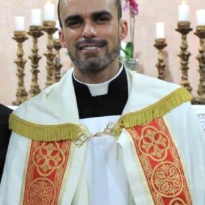 Padre Robsom Miranda